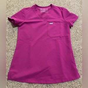 Figs scrub top